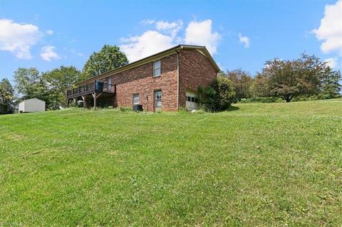 1654 Sechrist Loop, Pilot Mountain, NC 27041 photo 5