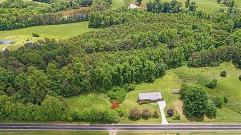 1654 Sechrist Loop, Pilot Mountain, NC 27041 photo 24