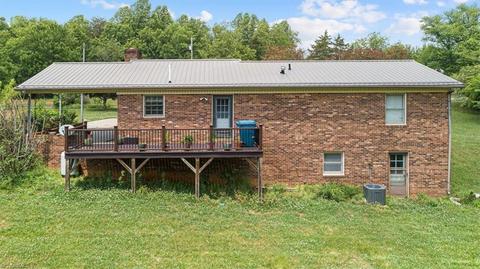 1654 Sechrist Loop, Pilot Mountain, NC 27041 photo 25