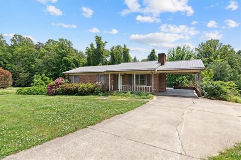 1654 Sechrist Loop, Pilot Mountain, NC 27041