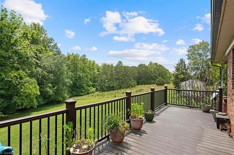 1654 Sechrist Loop, Pilot Mountain, NC 27041 photo 8