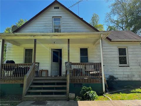 392 Snowdrift Ln, North Wilkesboro, NC 28659