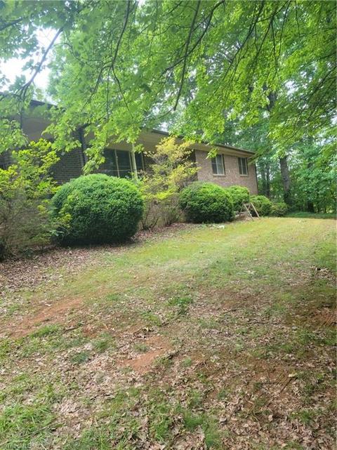 4555 Irwin St, Trinity, NC 27370 photo 2