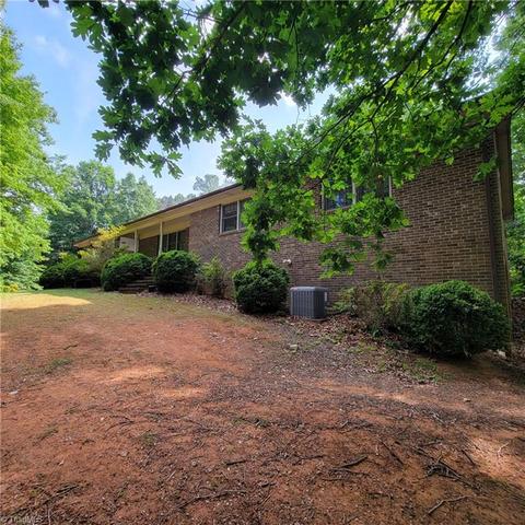 4555 Irwin St, Trinity, NC 27370