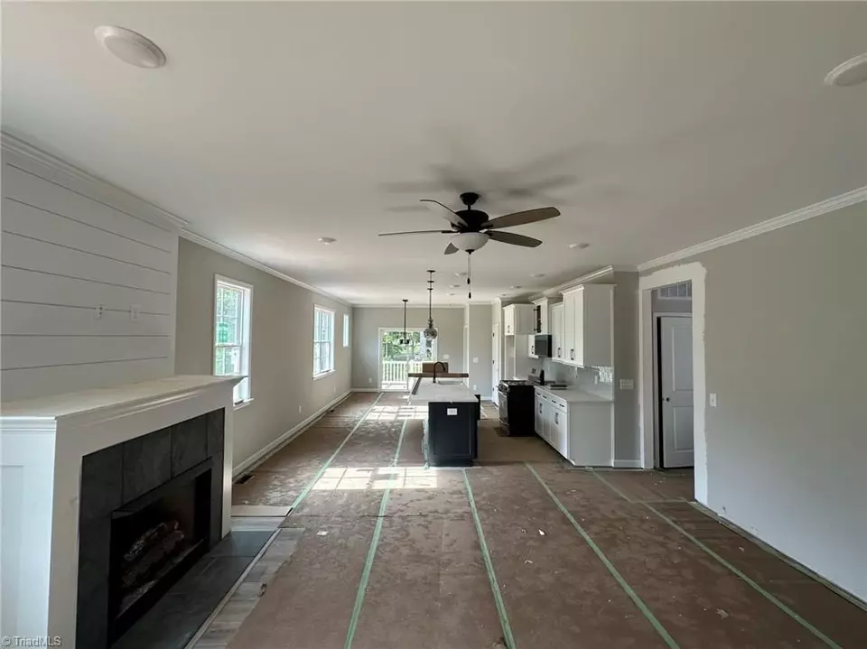  5911 Crossview Dr, Kernersville, NC 27284 photo 6