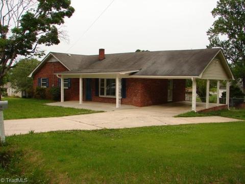 324 Roseboro Dr, Asheboro, NC 27203