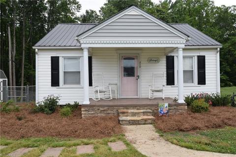 210 Carson Rd, Pilot Mountain, NC 27041 photo 2