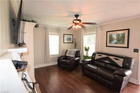 210 Carson Rd, Pilot Mountain, NC 27041 photo 9
