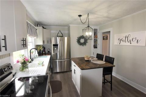 210 Carson Rd, Pilot Mountain, NC 27041 photo 4