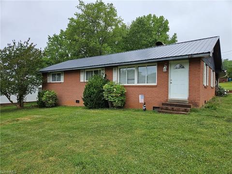 157 E Peacock Ave, Denton, NC 27239
