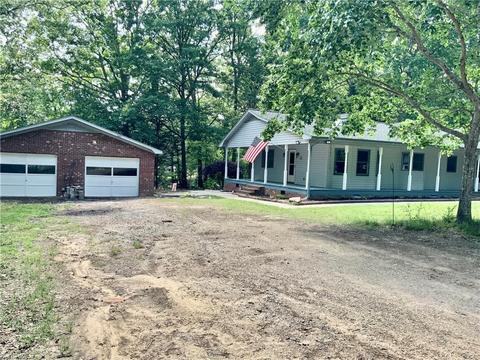 4517 Roselee Dr, Trinity, NC 27370 photo 2