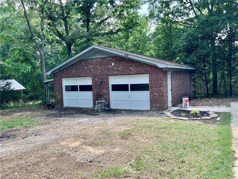 4517 Roselee Dr, Trinity, NC 27370 photo 8