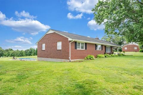 2114 Sago Rd, Penhook, VA 24137 photo 33