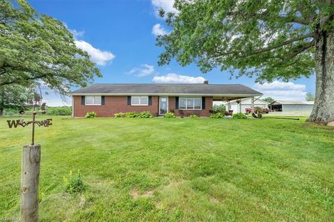 2114 Sago Rd, Penhook, VA 24137 photo 2