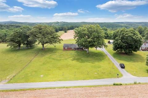 2114 Sago Rd, Penhook, VA 24137 photo 43