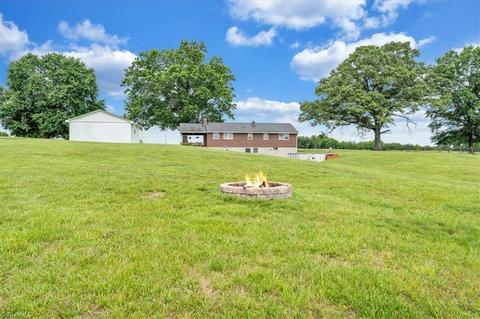 2114 Sago Rd, Penhook, VA 24137 photo 28