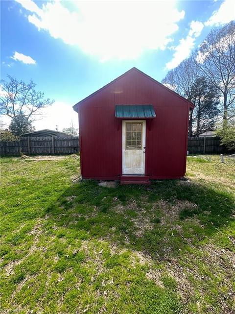 202 Friendly Ave, High Point, NC 27260 photo 2