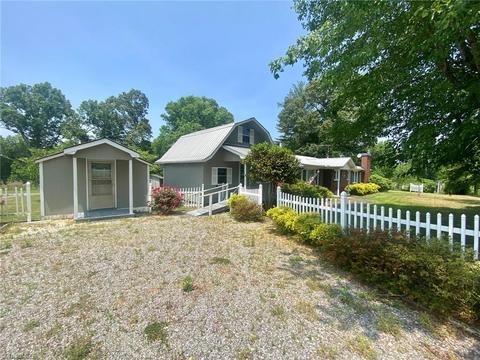 6113 White Plains Rd # a, Roaring River, NC 28669