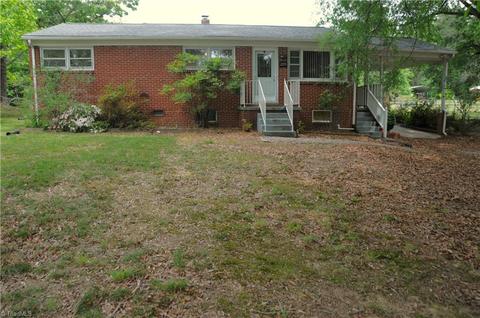 2215 Wilcox Dr, Greensboro, NC 27405