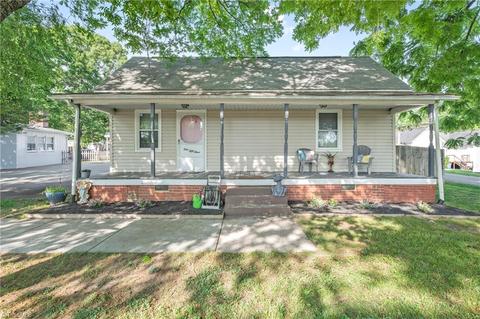 153 Erwin St, Cooleemee, NC 27014 photo 2