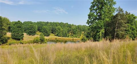 245 Chief Thomas Rd, Harmony, NC 28634 photo 2