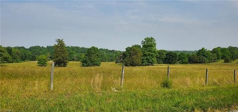 245 Chief Thomas Rd, Harmony, NC 28634 photo 3