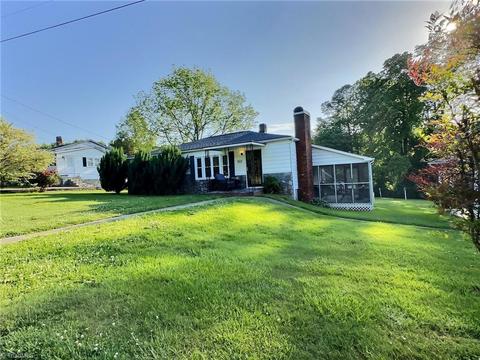 203 Circle St, Millers Creek, NC 28651