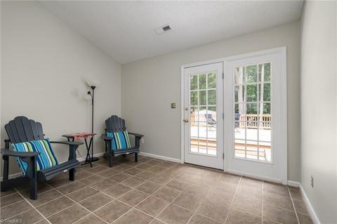 3303 Sparrowhawk Dr, High Point, NC 27265 photo 4