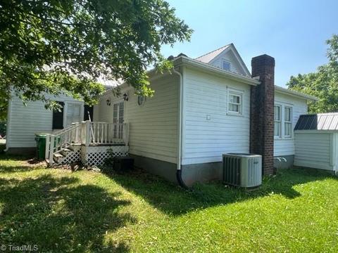 613 Dodson Mill Rd, Pilot Mountain, NC 27041 photo 6