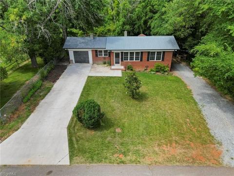 131 E Finch Ave, Denton, NC 27239