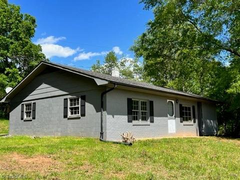 5154 W Nc Highway 89 W, Westfield, NC 27053