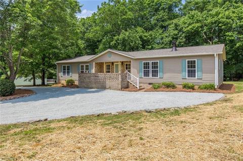 4928 Cashatt Rd, Trinity, NC 27370 photo 2