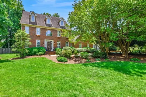 3807 Buncombe Dr, Greensboro, NC 27407