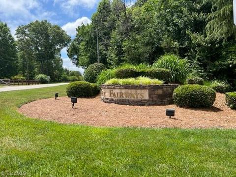 8 Bermuda Dr, Eden, NC 27288