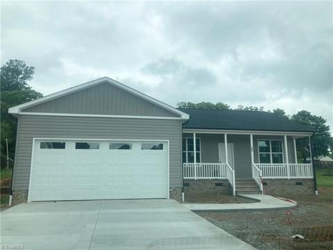 180 Tesh St, Lexington, NC 27295