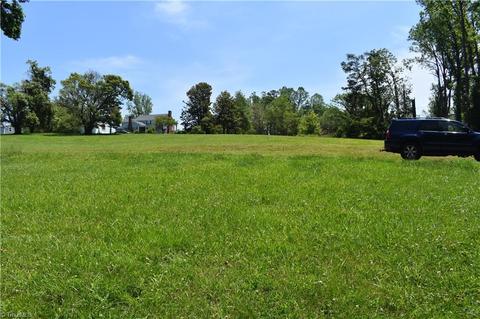 000 S Brenhaven Dr, Elkin, NC 28621