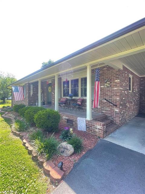 215 Freeman St, Dobson, NC 27017 photo 6