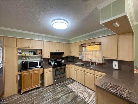 215 Freeman St, Dobson, NC 27017 photo 41