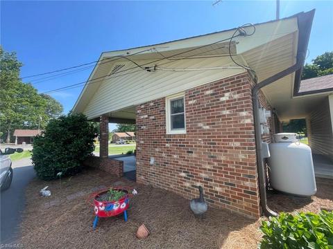 215 Freeman St, Dobson, NC 27017 photo 11