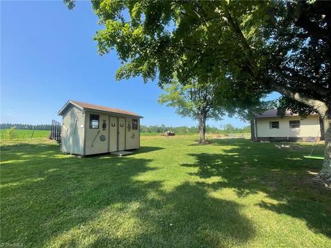 215 Freeman St, Dobson, NC 27017 photo 13