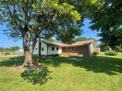 215 Freeman St, Dobson, NC 27017 photo 10