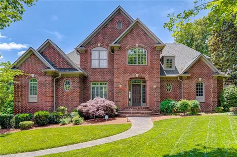 124 Golden Bear Ln, Clemmons, NC 27012