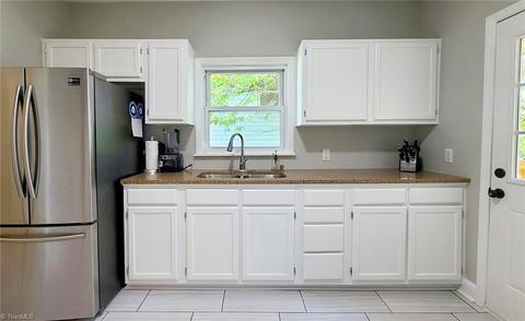 708 E Commerce Ave, High Point, NC 27260 photo 12