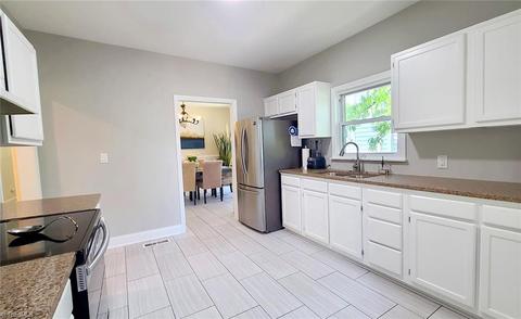 708 E Commerce Ave, High Point, NC 27260 photo 11