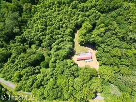 4885 Groundhog Mountain Rd, Hillsville, VA 24343