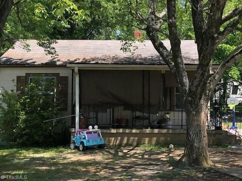 319 Brewer St, Thomasville, NC 27360