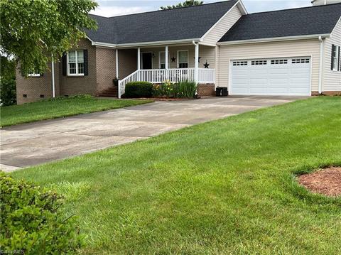 100 Laurel Glen Ct, King, NC 27021 photo 2