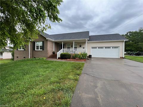 100 Laurel Glen Ct, King, NC 27021 photo 3
