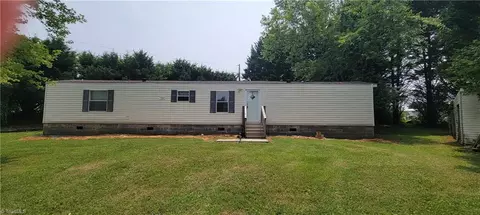 4995 Haystack Rd, Dobson, NC 27017 photo 2