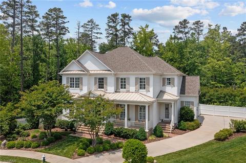 2109 Berkshire Ln, Greensboro, NC 27408